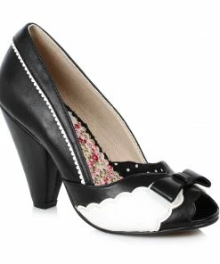 Ellie Shoes 4 Peep Toe Shoe With Bow And Scalloped Detail