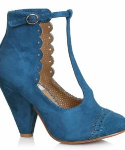 Ellie Shoes Closed Toe Suede T Strap