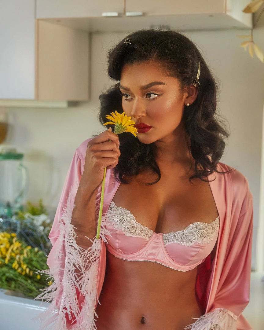 Roma Costume Lace & Satin Underwire Bra Set 16 Roma Costume Lace & Satin Underwire Bra Set