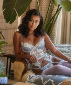 Roma Costume LINGERIE Embroidered Lace & Satin Bustier Set